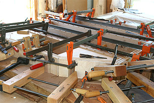 Houghton College - Pulpit with motorized height adjustment and movable platform (assembly)